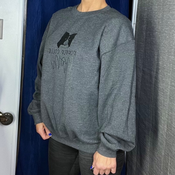 🥰NWOT |•GILDAN•| 'Border Collie Mom' Gray Soft Heavy Blend Sweatshirt Large - Picture 6 of 13